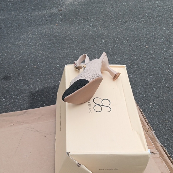 Elegant Beige and Black Women's Slingback Heels - Picture 3 of 3